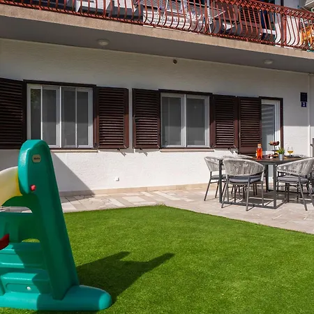 アパート Bane, 70m From The Sea, 8 Pax オミシュ