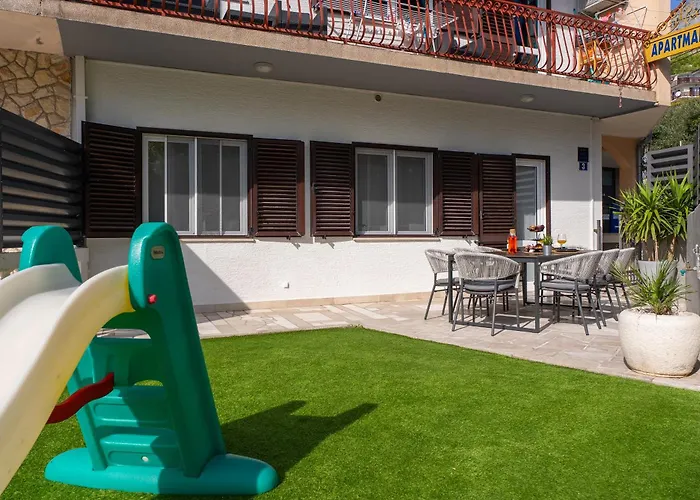 アパート Bane, 70m From The Sea, 8 Pax オミシュ