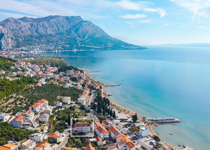 Bane, 70m From The Sea, 8 Pax アパート