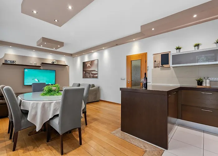 Bane, 70m From The Sea, 8 Pax アパート