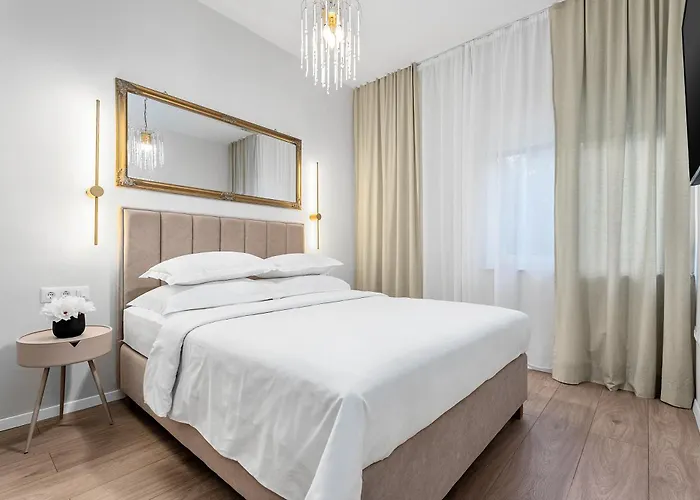 Bane, 70m From The Sea, 8 Pax オミシュ