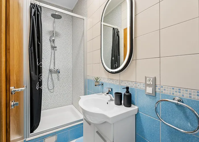 Bane, 70m From The Sea, 8 Pax